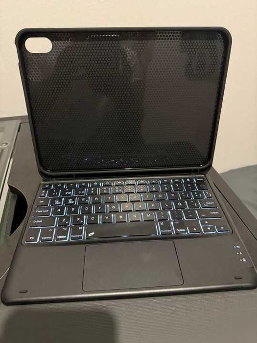 Capa com teclado retroiluminado (Ipad A16/Ipad 10)