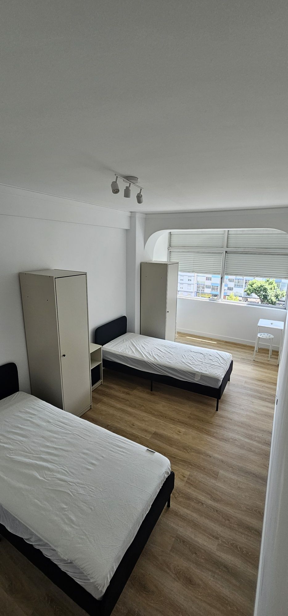 Quarto Solteiro ou Casal com cada de banho privativa