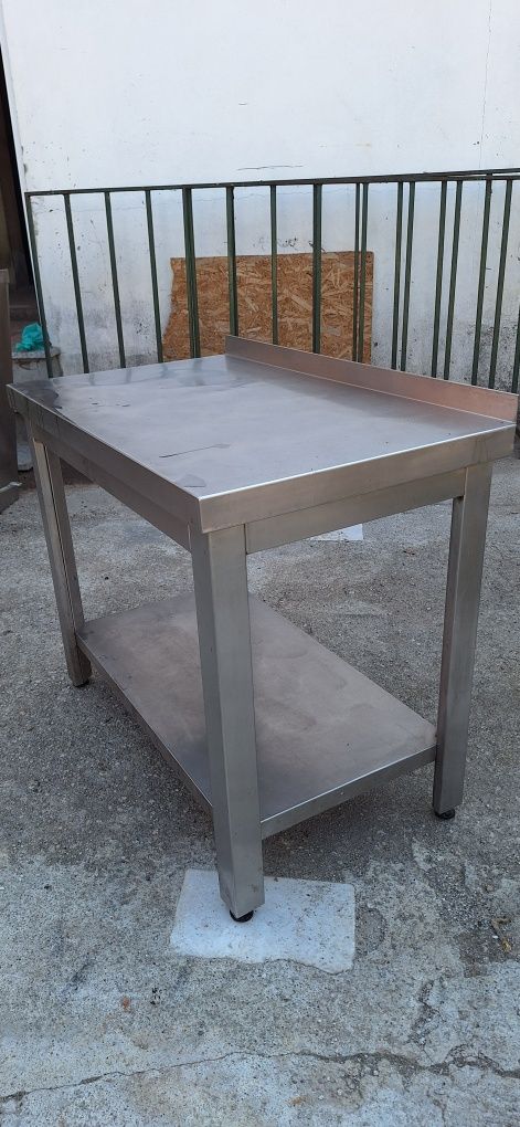 Mesa de trabalho inox