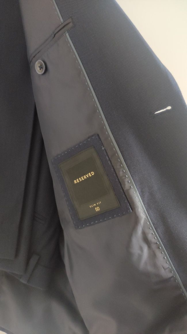 Męski granatowy garnitur Reserved 48-50, slim fit.