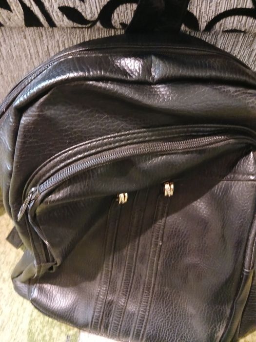 Жіночій рюкзак..
