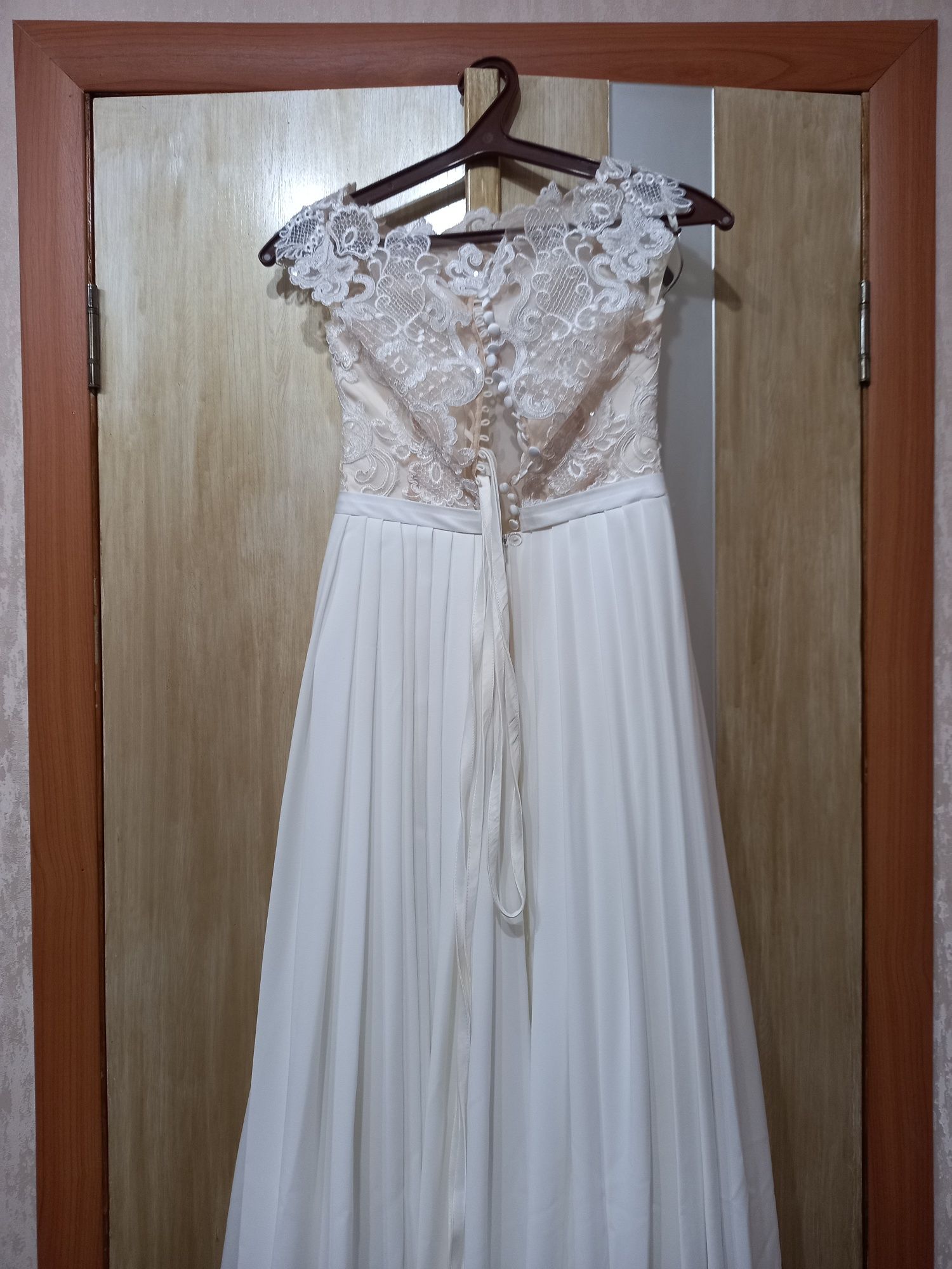 Сукня для весілля (айварі кольору)