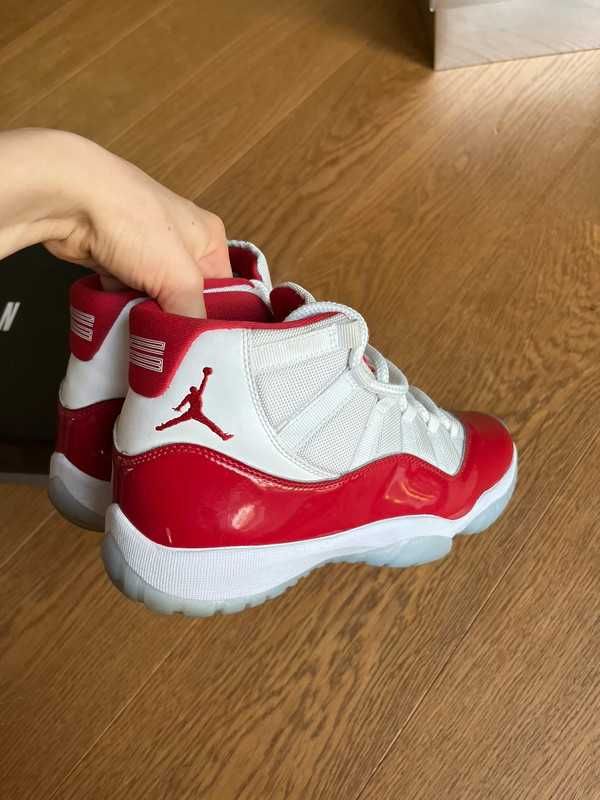 Jordan 11 Retro Cherry R40