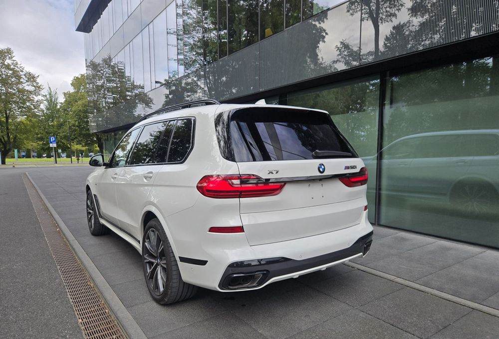 Wynajem BMW m50i 4.4 V8