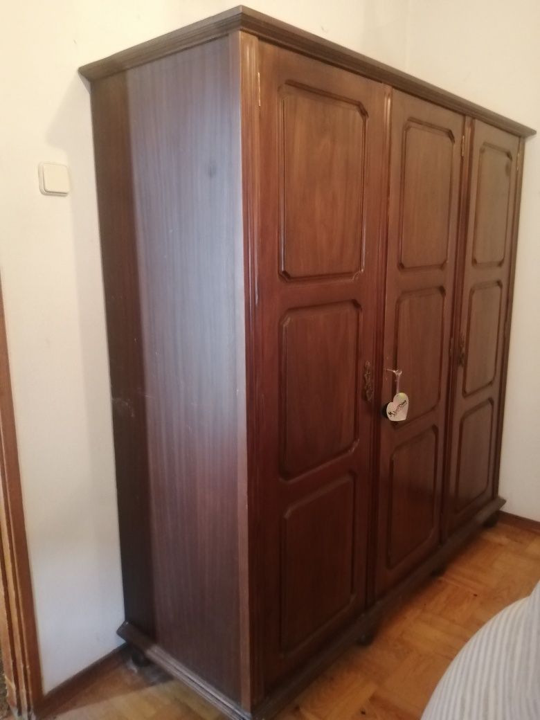 Lote de móveis em bom estado