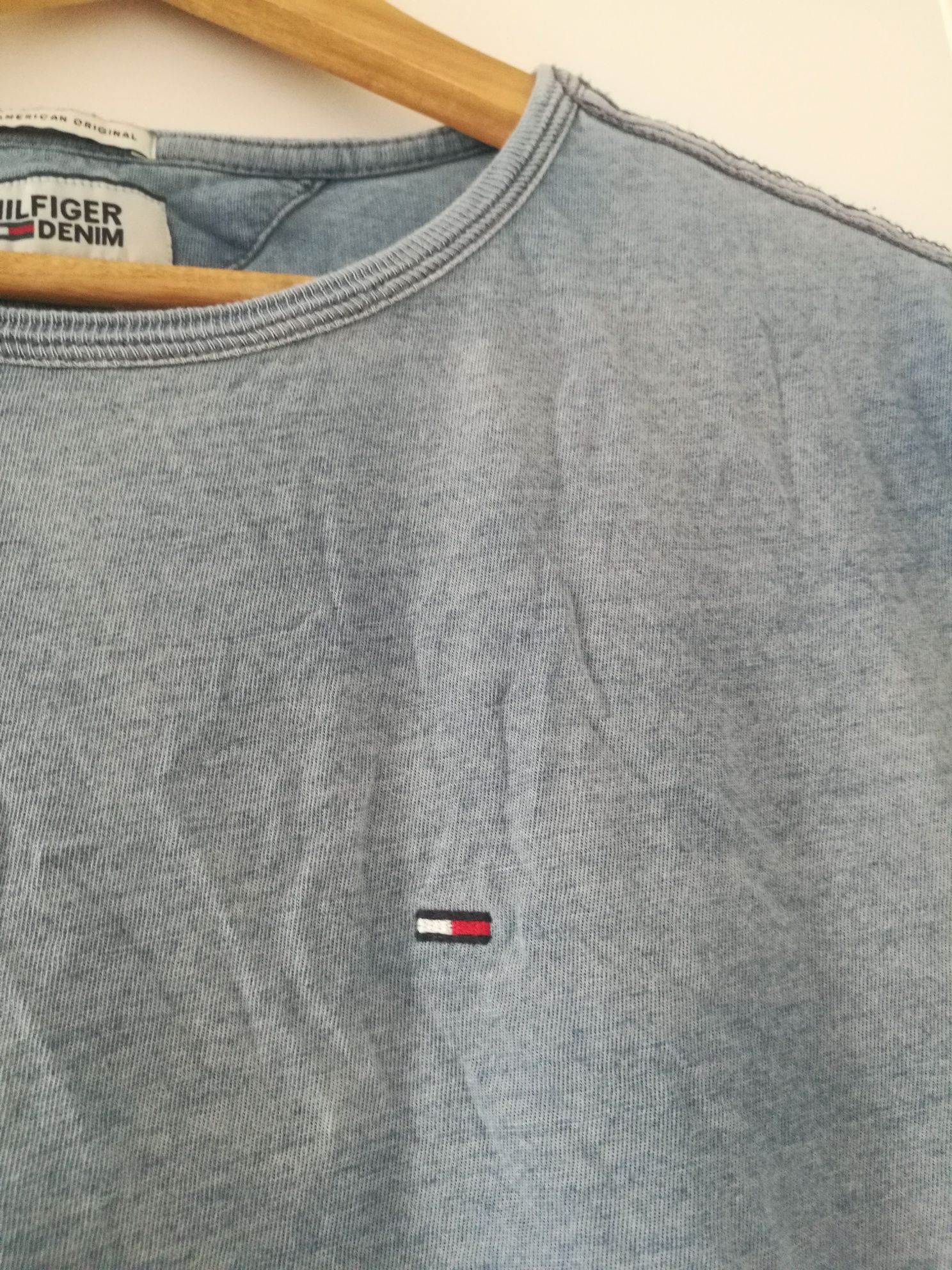 T-shirt Tommy Hilfiger. Rozmiar M.