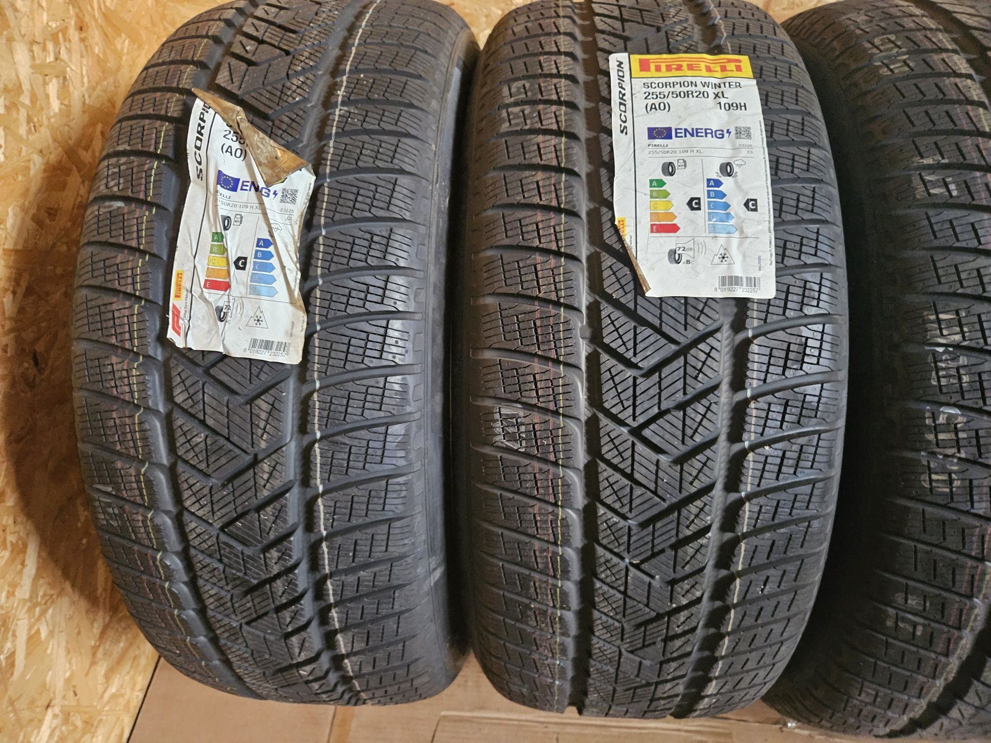 Opony zimowe 255/50/20 pirelli scorpion winter AO audi q7 q8