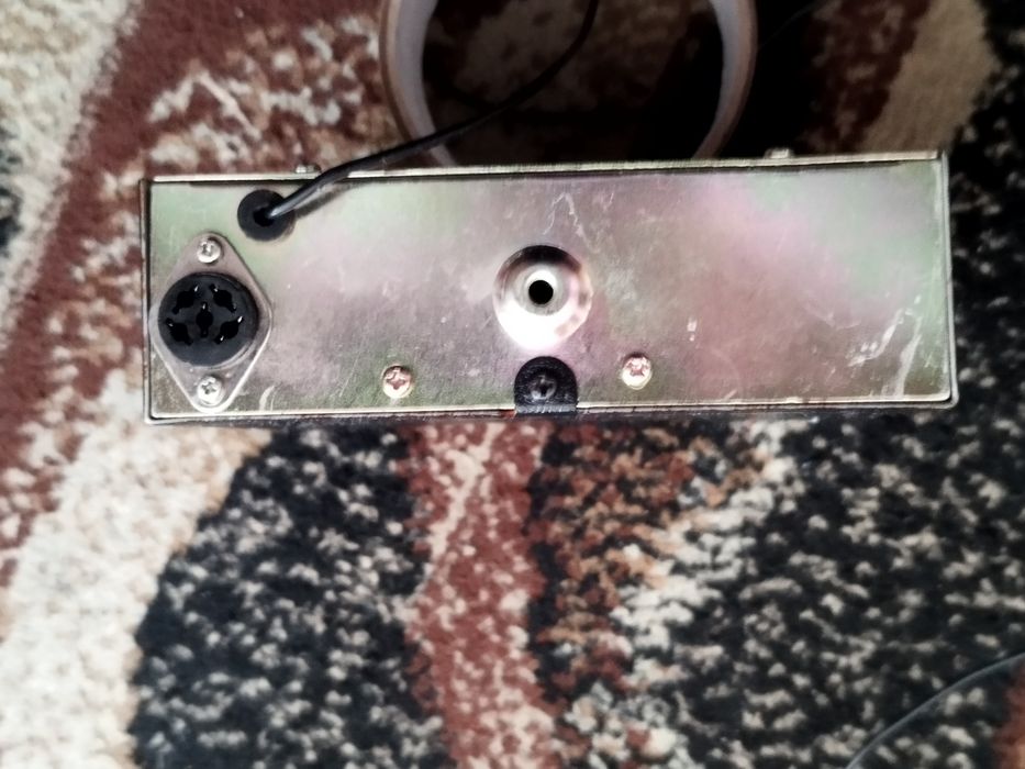 Odtwarzacz kasetowy z czasów PRL-u