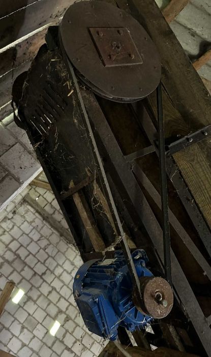 Taśmociąg/podajnik/transporter do obornika