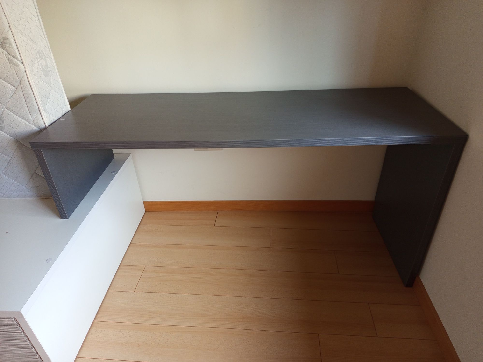 Cama 90/190 com secretaria