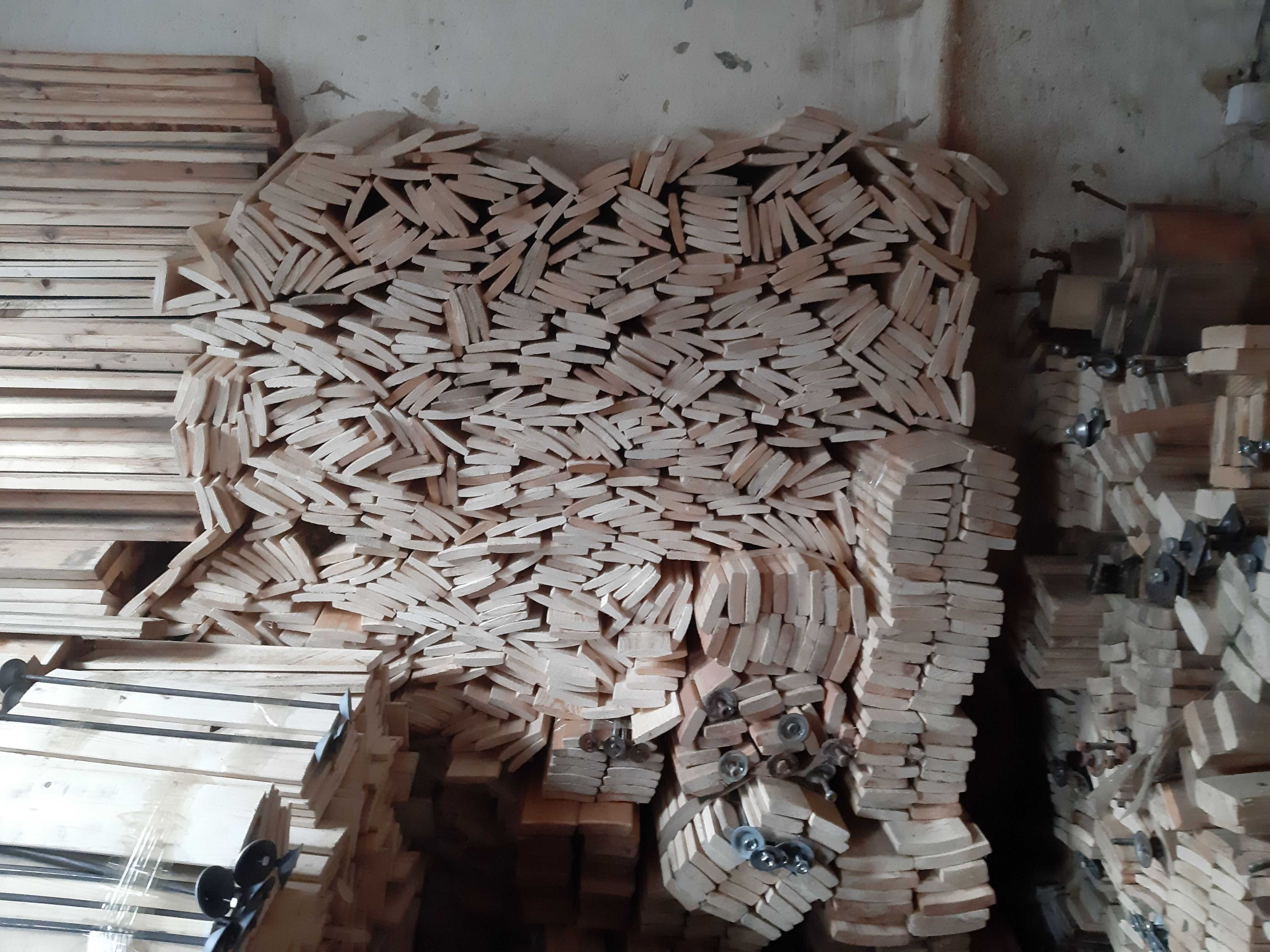 Deski z rozebranych szpul po kablach, na donice, elewacyjna obiciowa