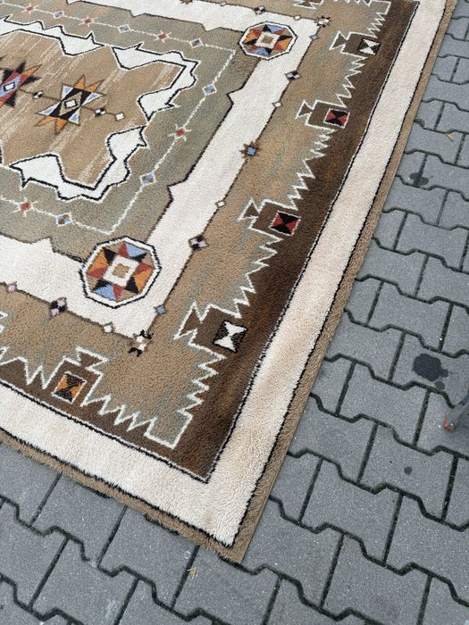 Dywan 345×243 cm – geometryczny wzór, styl etniczny