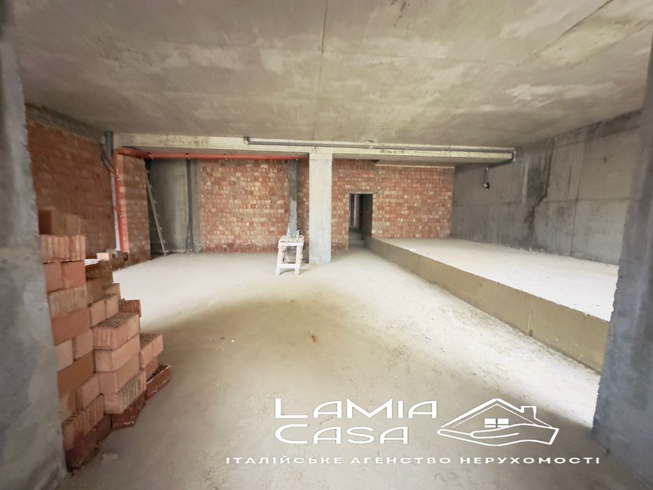 Продаж комерційного приміщення в новобудові по Руській