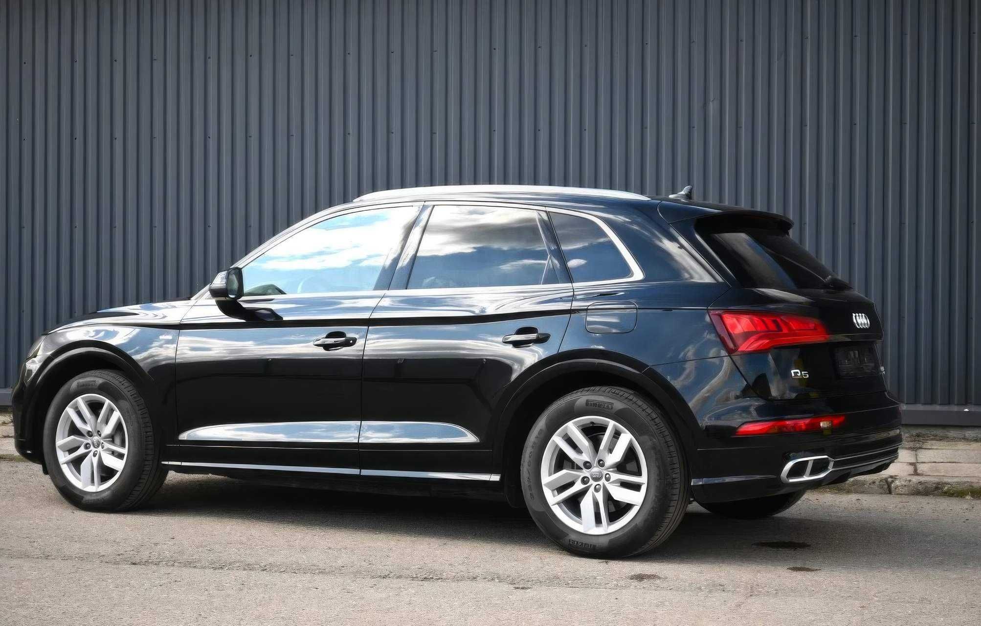 Audi    Q5   2019