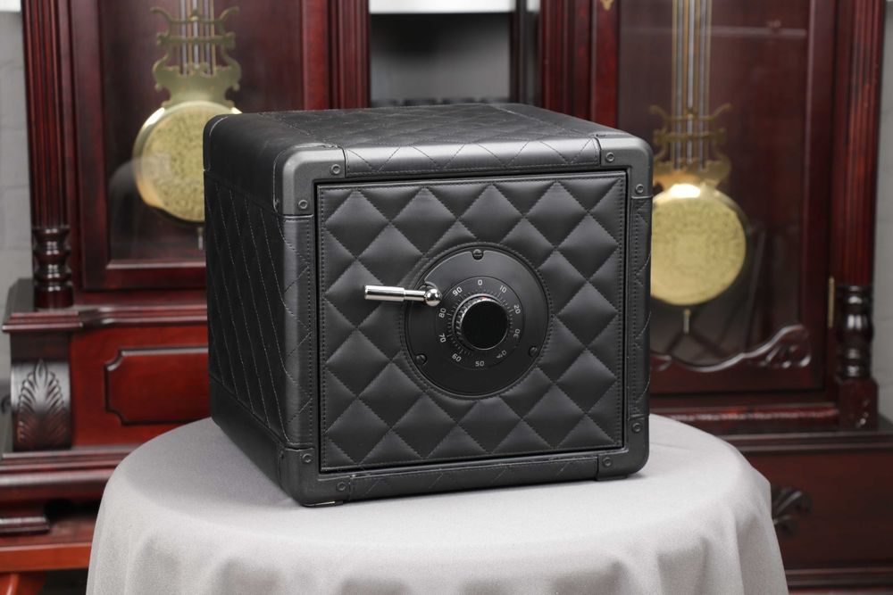 Сейфи для підзаводу / зберігання годинників та прикрас, грошей