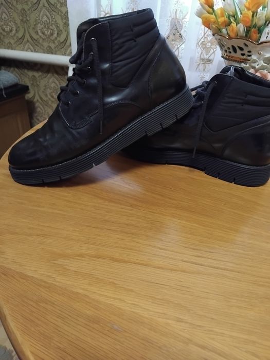 Чоловічі шкіряні черевики