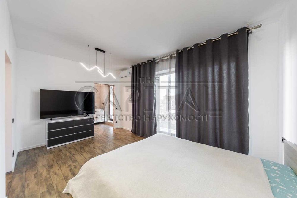 Продаж Дуплекс, Солом'янський район, пл. Шевченка, 180 м2