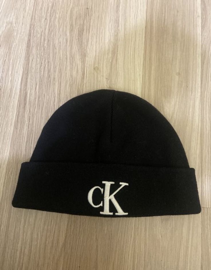 шапка Calvin Klein
