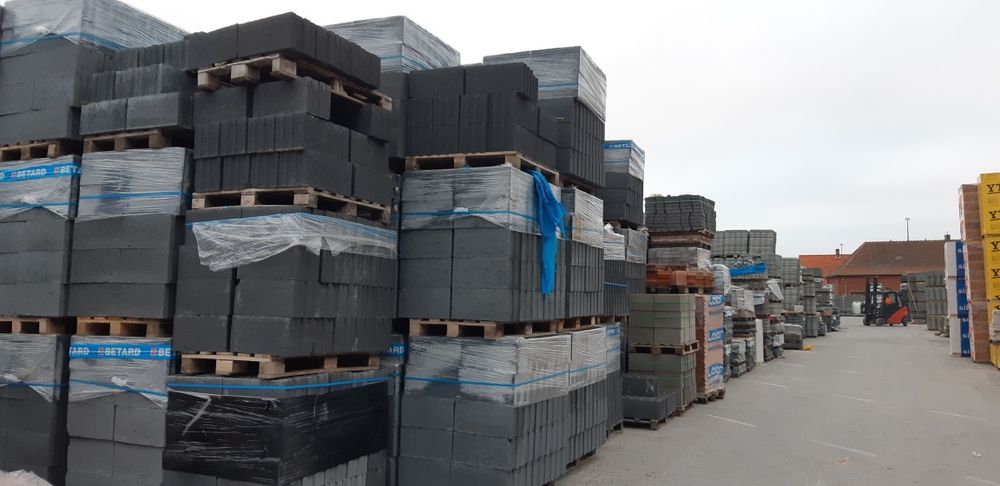 Bloczek betonowy fundamentowy 12 x 25 x 38 -  B-15