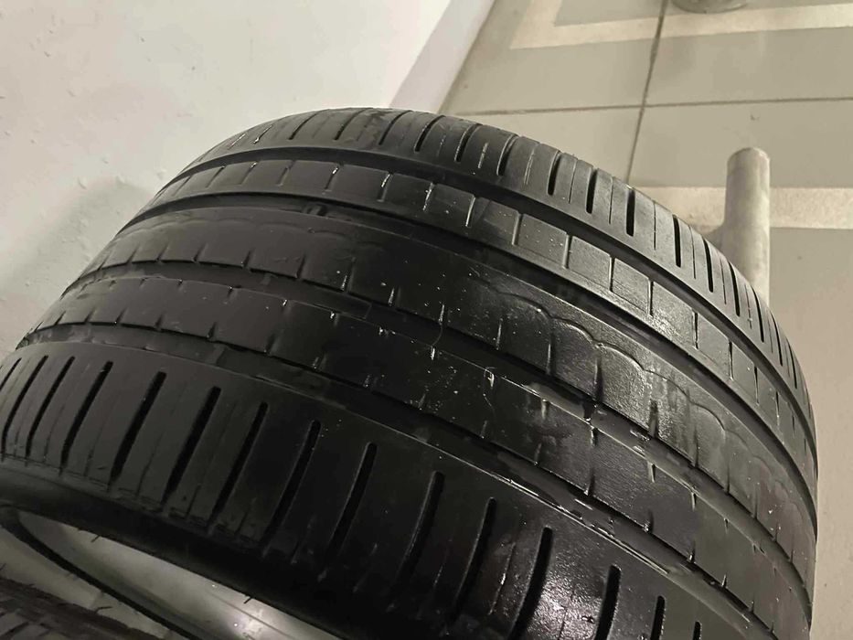 Komplet Pirelli P-Zero Rosso do Porsche 911