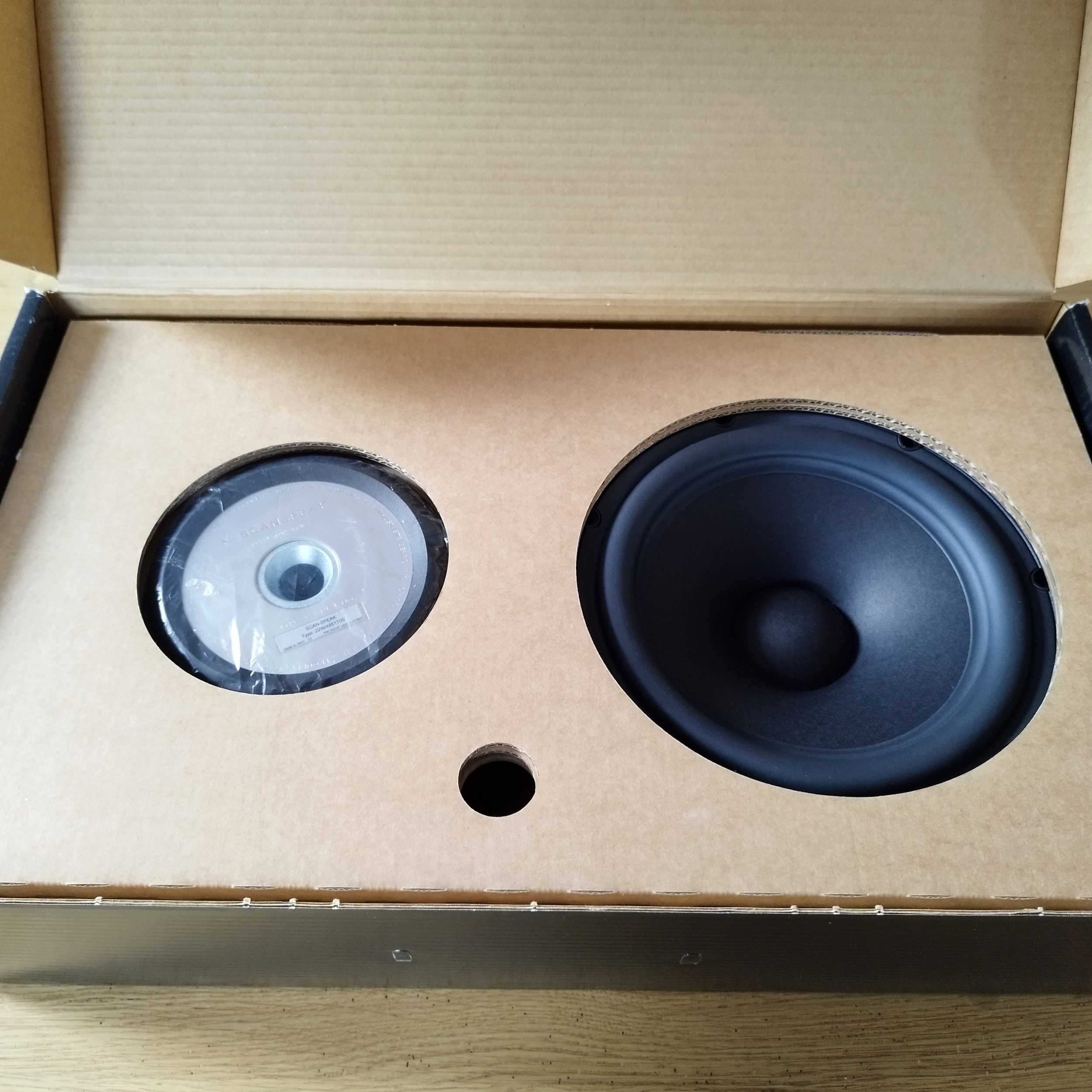 Scan Speak Revelator 22W/4851T00 głośniki niskotonowe, para