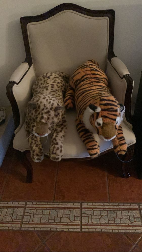 Peluches Tigre e Leopardo