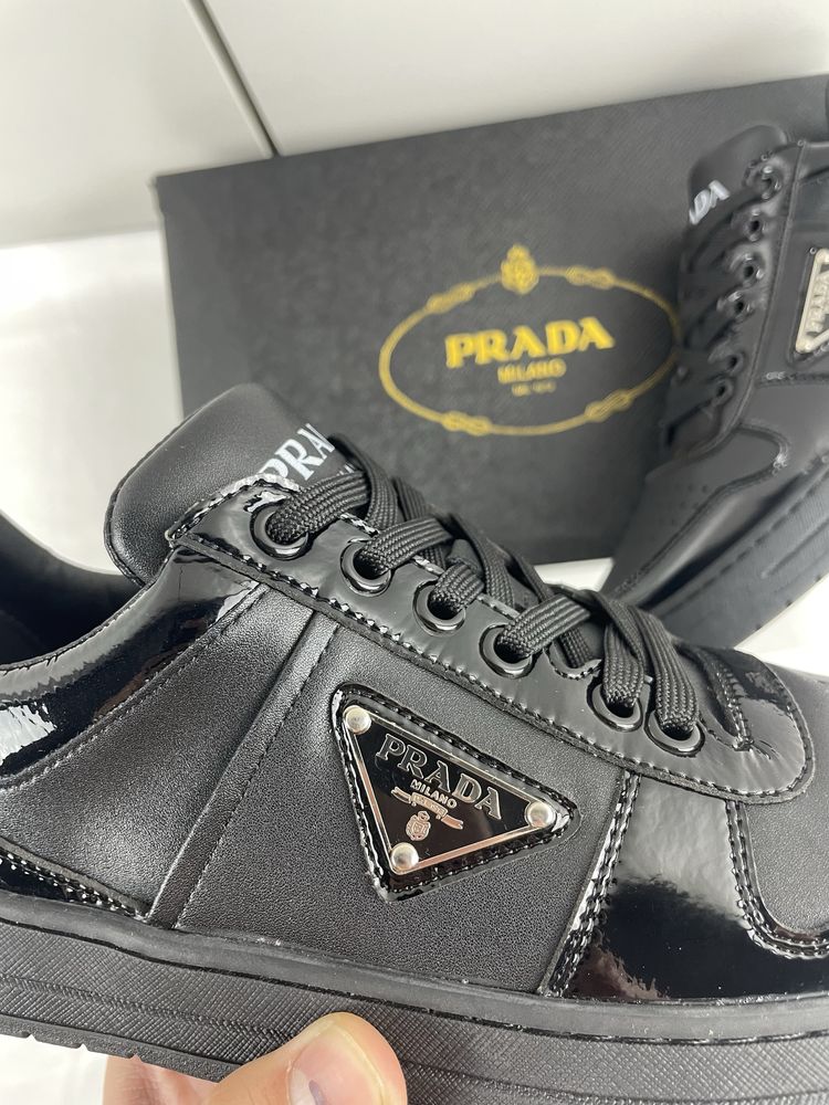 Prada Downtown Black tamanho 42