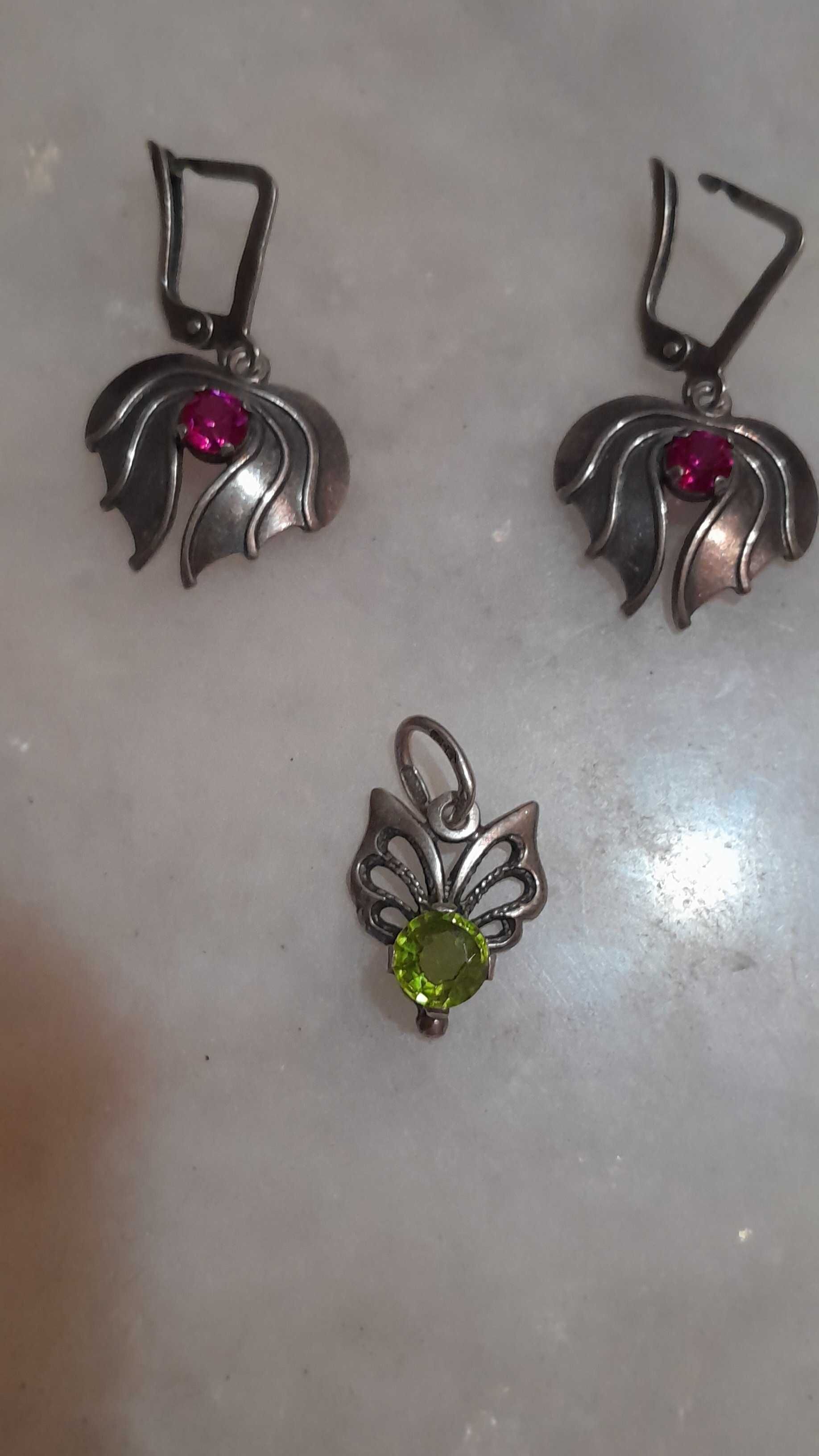 Красивые серебрянные серёжки с розовым камнем. Ретро