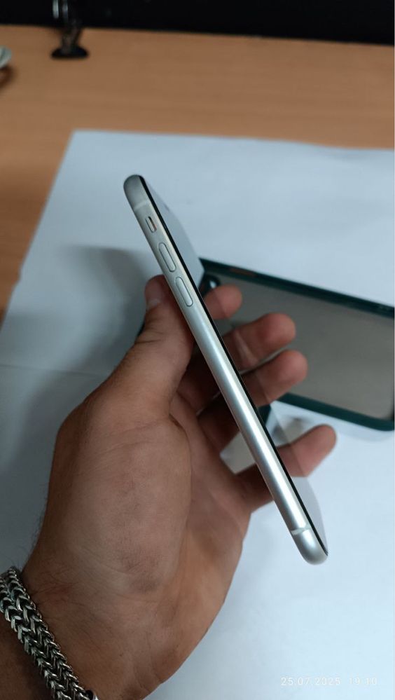 Iphone xr 64gb.