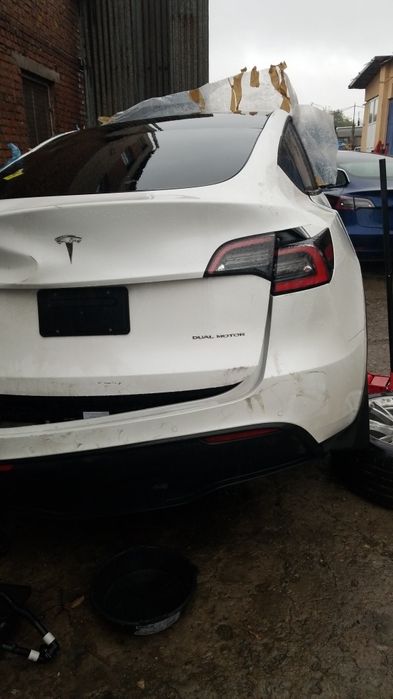 Tesla model Y (тэсла модель Y) двери