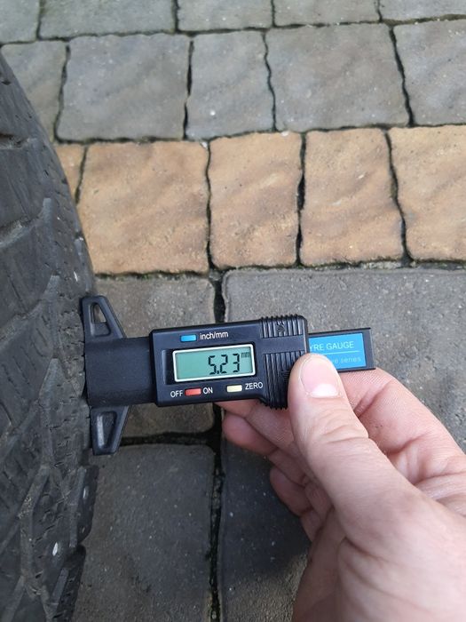 Зимова гума (резина)  Continental 215/55/16 поштучно,запаска