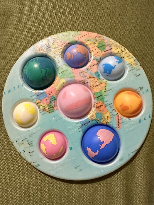 Simple Dimple - карта і планети