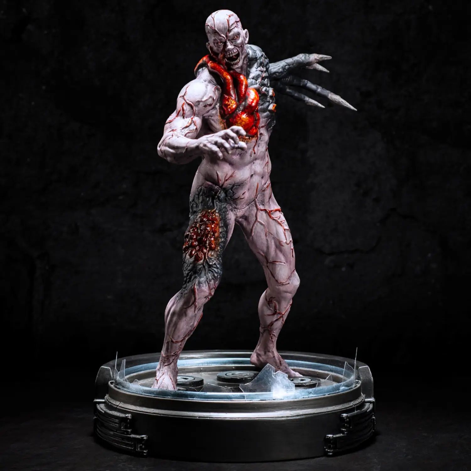 Resident Evil Tyrant - Limited Edition Statue
