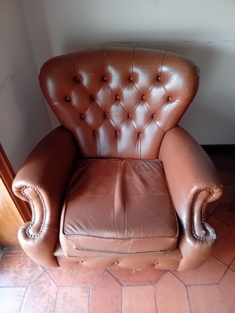 Sofá e 2 poltronas