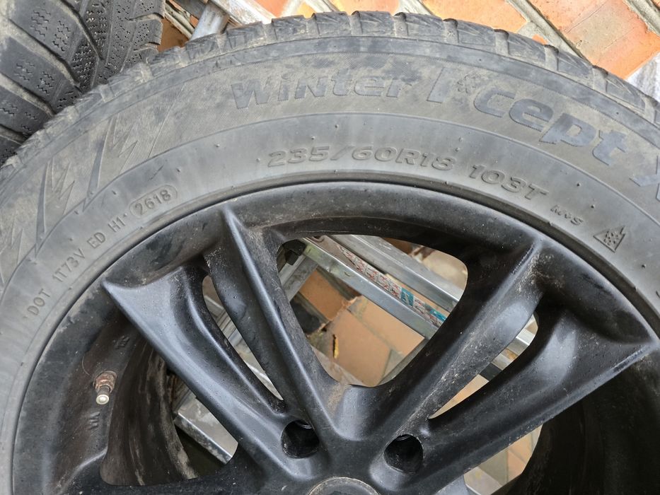 Диски з зимовою резиною 235/60/18