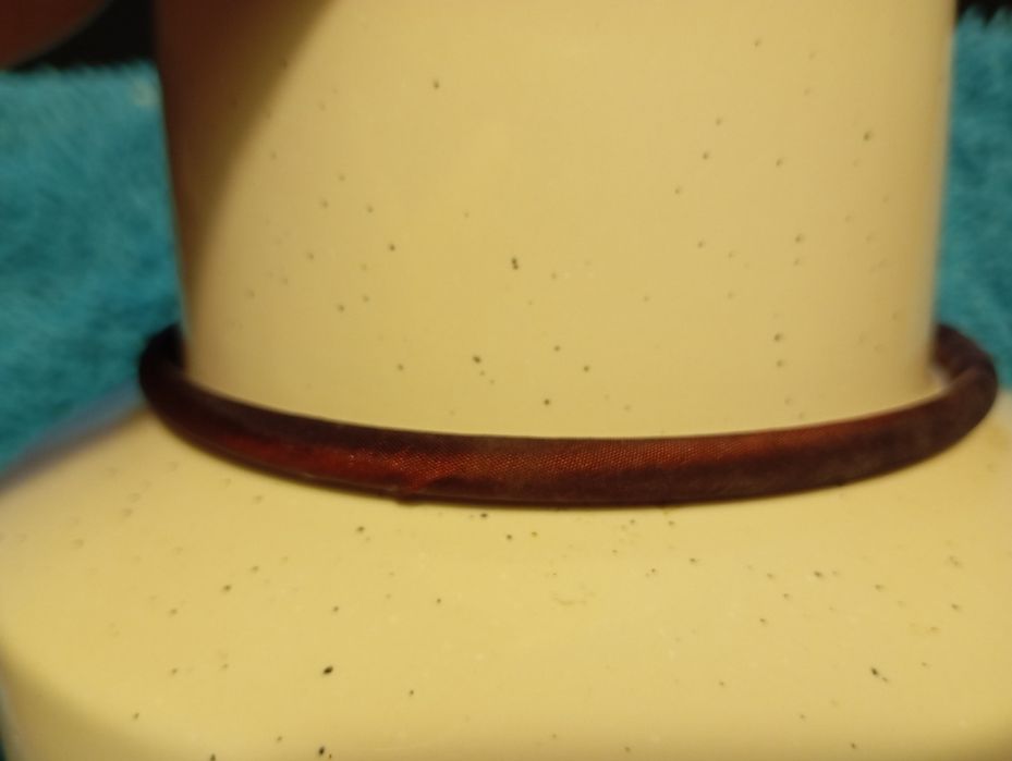 Bandolete fina em tons bordeaux