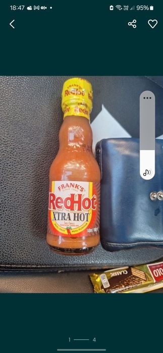 Karton - 6 sztuk sosu Red Hot Extra Hot z długim terminem przydatności