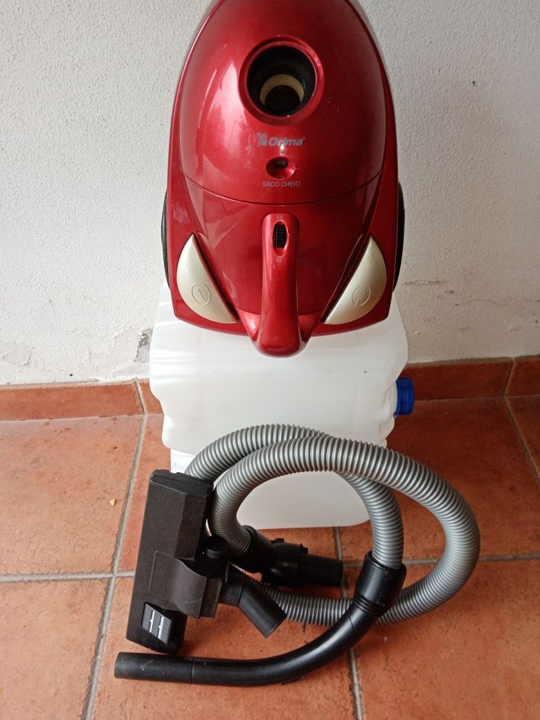 Aspirador normal em bom estado,