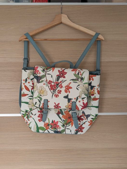 Mala com flores para mulher - nunca usada