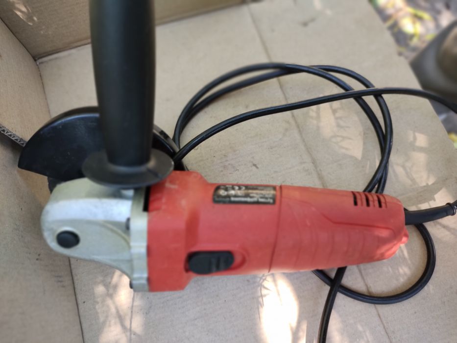 Угловая шлифмашина