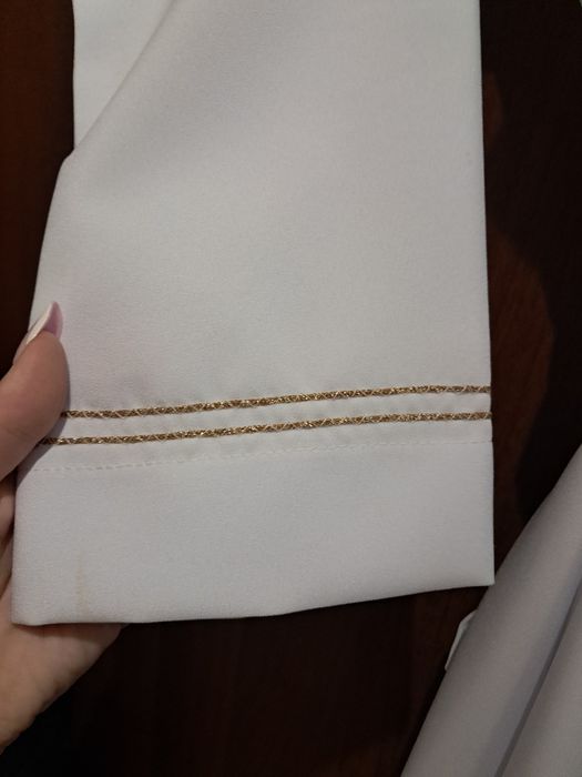 Alba komunijna plus dodatki dla wysokiej dziewczynki