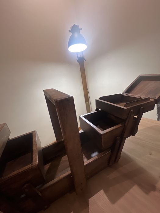 Caixa de costura vintage em madeira — peça artesanal articulada