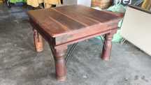 Mesa de sala de madeira maciça