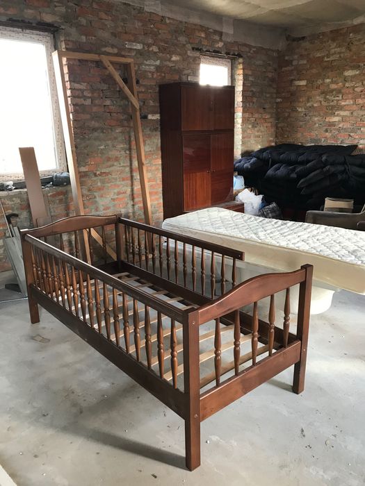 Ліжко дерев’яне з матрацом 80*190