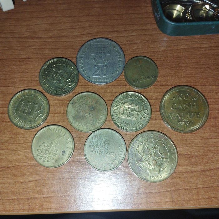 VENDO PELA MELHOR OFERTA! Moedas do tempo do escudo