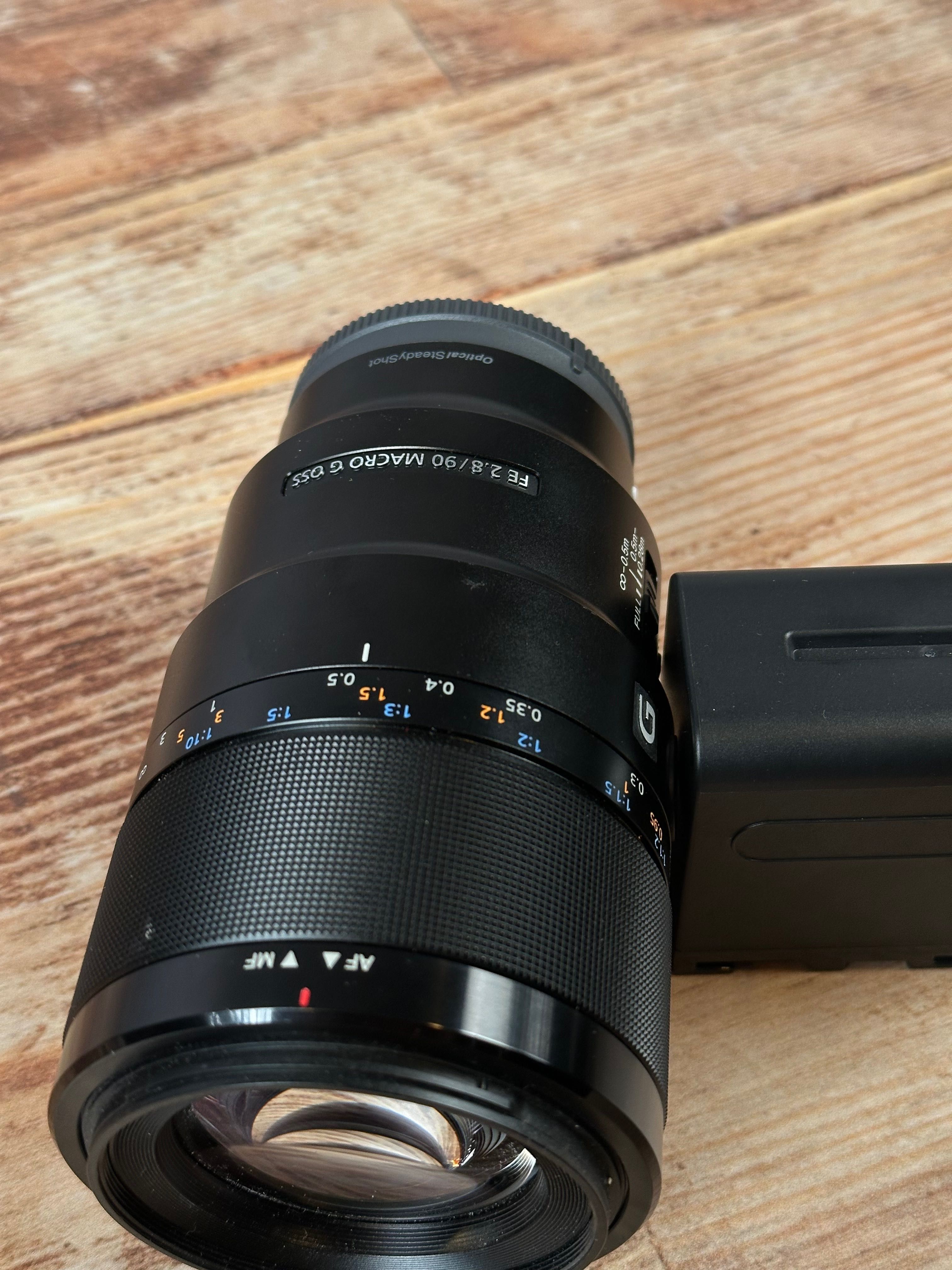 Sony 90mm 2.8 macro FE