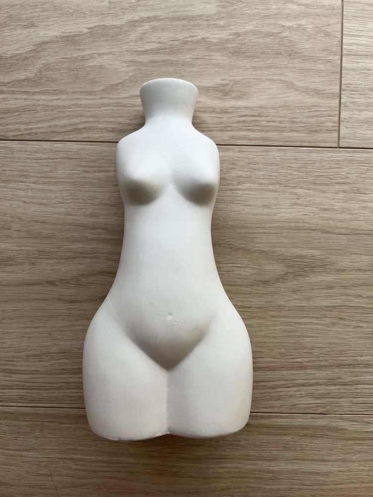 Wazon kobieta figura biały nowoczesny minimalistyczny ceramiczny