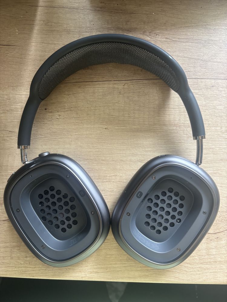 Airpods Max Lightning