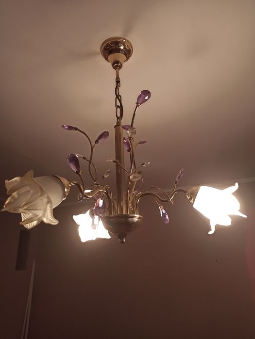 Продам люстру б/у