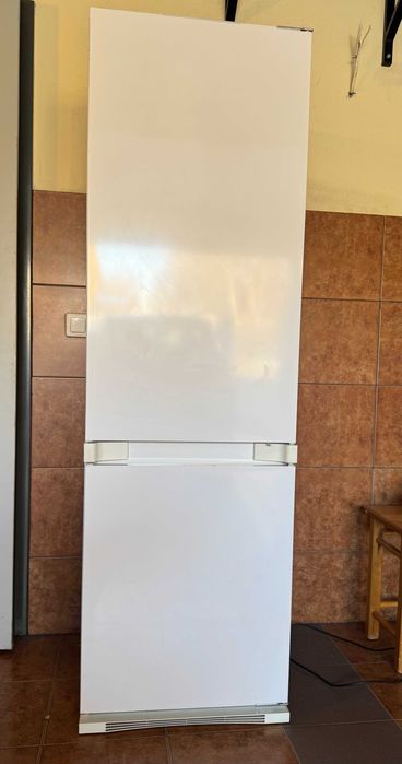 Lodówka Whirpool do zabudowy ART 471